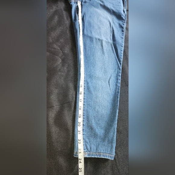 Old Navy Rockstar ankle jeans - Picture 5 of 7